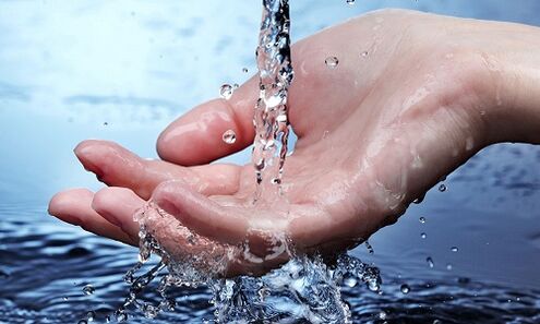 Lavage des mains pour éviter les infestations parasitaires